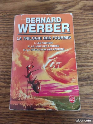 Exemplaire de 'La Trilogie des Fourmis' de Bernard Werber.