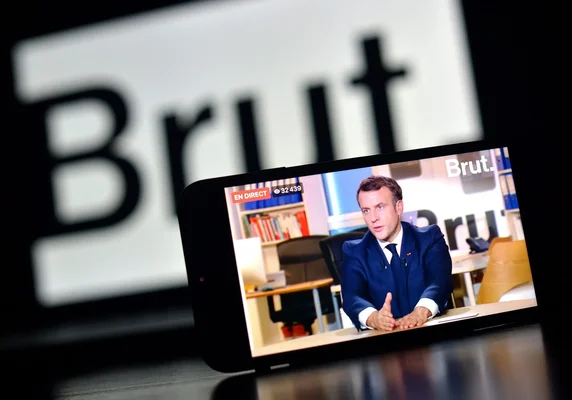 Contenu vidéo de Brut sur mobile, dans le cadre de l'acquisition finalisée par Rodolphe Saadé.