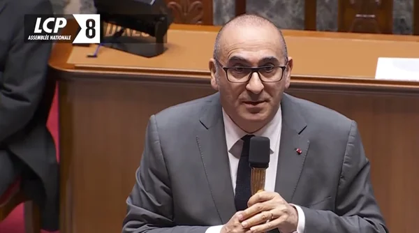 Laurent Nuñez s'exprimant dans un cadre parlementaire.