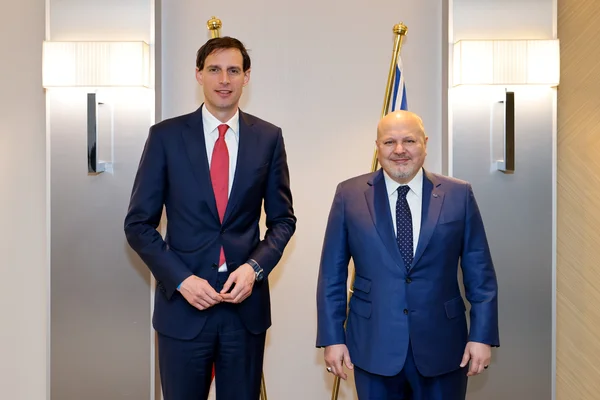 Karim Khan, procureur de la CPI, en entretien avec le ministre Wopke Hoekstra à Bruxelles