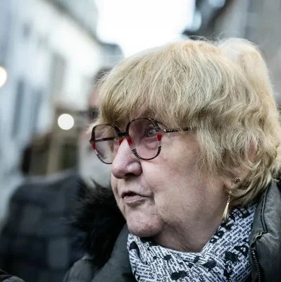 Marcel et Jacqueline Jacob assis ensemble, revendiquant n'avoir rien à voir avec la mort du petit Grégory.