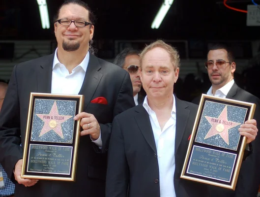 Penn et Teller lors de la cérémonie de réception de leur étoile sur le Hollywood Walk of Fame.