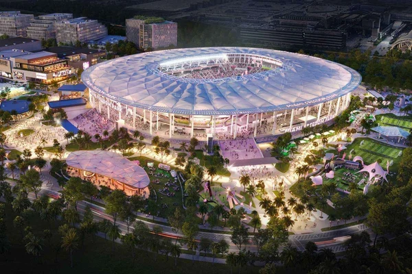 Le futur Miami Freedom Park illuminé la nuit au cœur du complexe sportif.