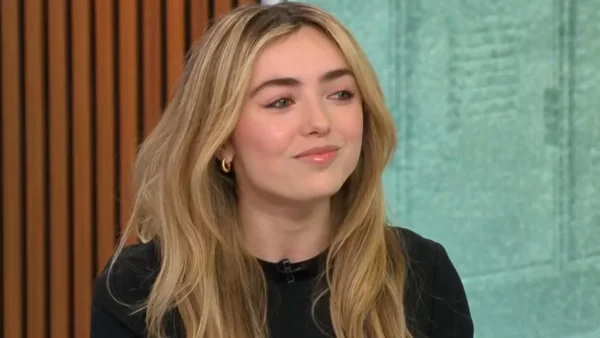 Peyton List lors d'une interview pour CBS News.
