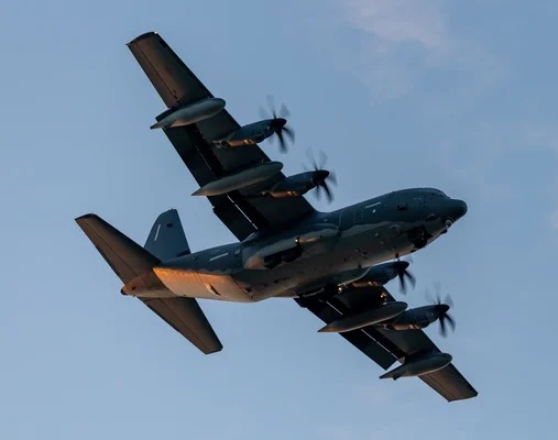 Le MC-130J Commando II lors de son décollage.