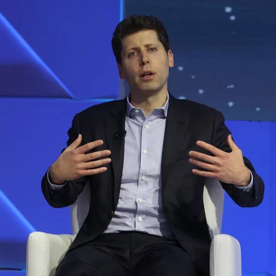 Sam Altman s'exprimant lors d'une interview.
