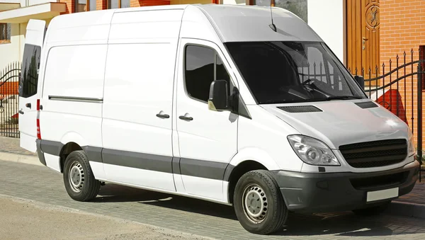 Le véhicule utilitaire qui a servi de prison à l'enfant.