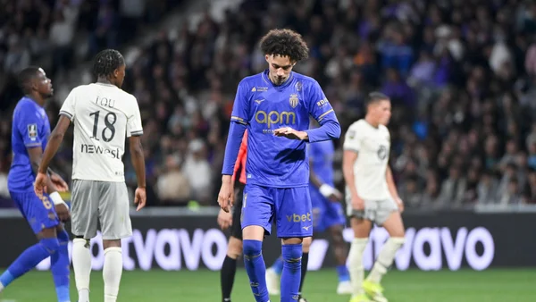 Vitinha sur la pelouse lors d'une rencontre du Paris Saint-Germain