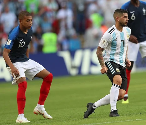 Le trophée du FIFA Club of the Century au musée du Real Madrid.