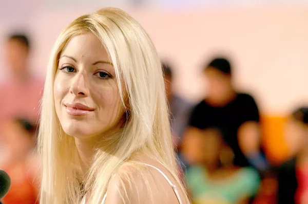 Obsèques de Loana : ces deux chansons symboliques qui seront jouées à l'église