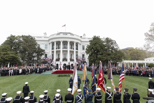 Cérémonie d'arrivée du président Emmanuel Macron et de Mme Macron lors de leur visite officielle à la Maison Blanche.