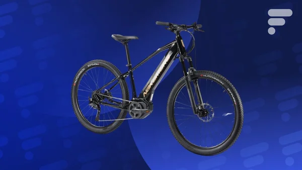 VTT électrique avec pneus Hutchinson Python mis en avant sur fond bleu.