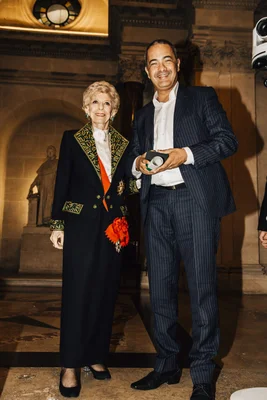 Kamel Daoud lors d'une cérémonie de remise de décoration.