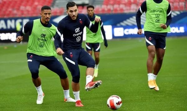 Rayan Cherki et ses coéquipiers lors d'une séance d'entraînement.