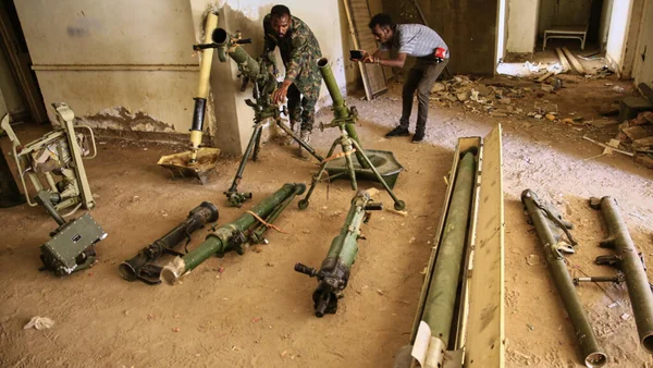 Équipements militaires et mortiers liés au trafic d'armes réorganisé en raison de la guerre au Soudan.