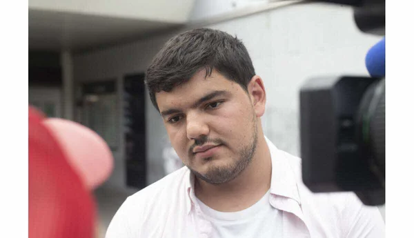 Amine Kessaci, le frère de la victime, s'exprimant sur la mort de Mehdi.