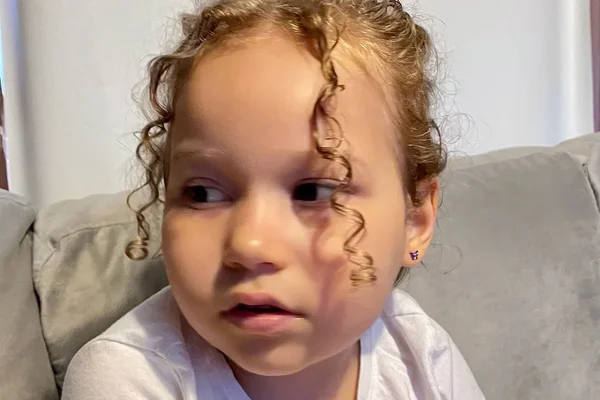 Portrait d'Aspen, 5 ans, disparue mystérieusement.