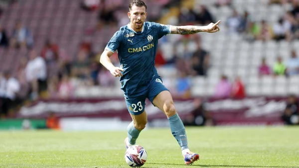 Célébration des joueurs niçois après un doublé d'Elye Wahi en Coupe de France.