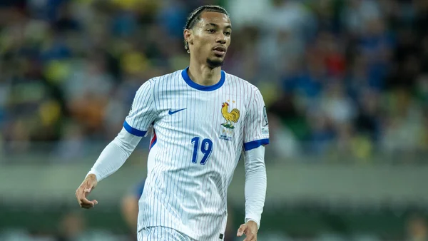 Hugo Ekitiké sous les couleurs de l'équipe de France.