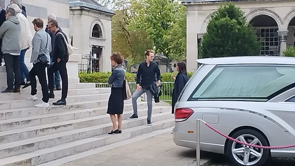 Cyril Féraud assistant aux obsèques de Patrice Laffont le 23 août 2024