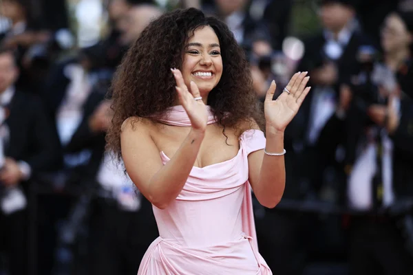 Léna Situations lors de la promotion de son livre en autoédition.