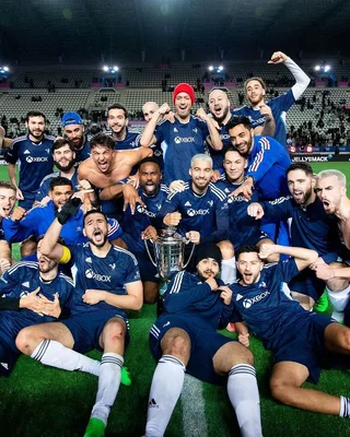 Les streamers français célébrant leur victoire lors du premier Eleven All Stars.