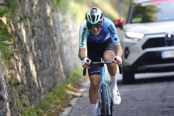 Paul Seixas lors d'un entraînement, préparant sa saison 2026 et sa découverte de Liège-Bastogne-Liège.