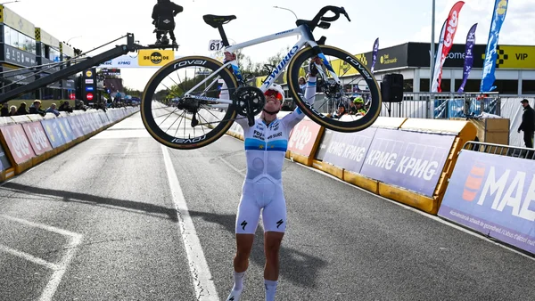 Carte officielle du parcours du Tour des Flandres féminin 2024 en Belgique.