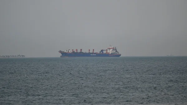Le cargo 'Von Gerd' en mer, dans le contexte des tensions autour du détroit d'Ormuz.