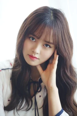 Portrait de l'actrice Kim So Hyun.