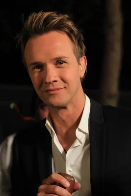 Portrait officiel de l'animateur Cyril Féraud