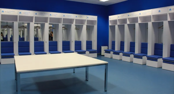 Intérieur du vestiaire de l'Olympique de Marseille.
