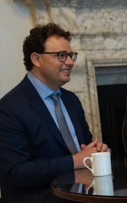 Dario Amodei, PDG d'Anthropic, lors d'une rencontre avec le Premier ministre britannique au 10 Downing Street en mai 2023.