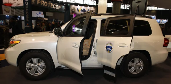 Un SUV blindé Centigon du GIGN lors d'une présentation.