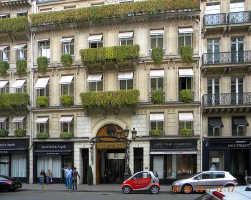 Façade du Park Hyatt Paris-Vendôme, l’un des trois palaces ayant perdu leur distinction.