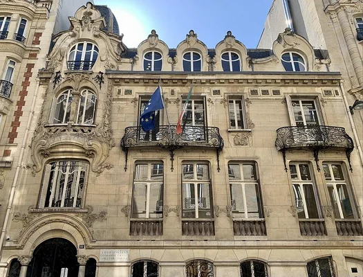 Immeuble du 7e arrondissement de Paris abritant le Lycée Léonard de Vinci.