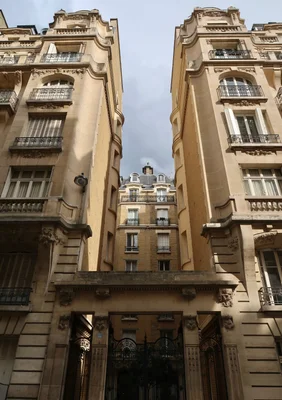 Immeuble au 1 bis rue de Buenos-Aires, Paris 7e, où le drame s'est déroulé.