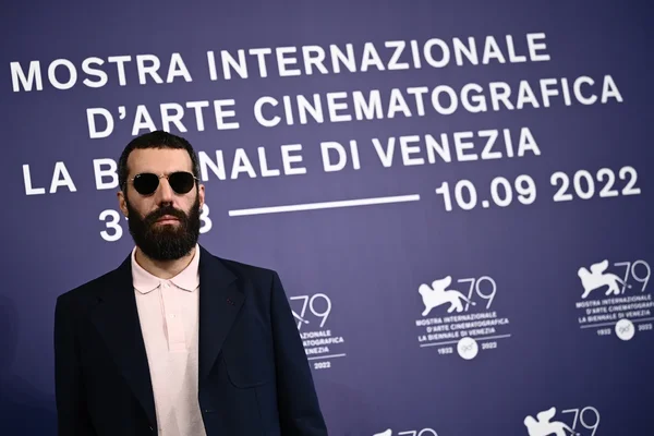 Le réalisateur Romain Gavras au Festival International du Film de Venise.