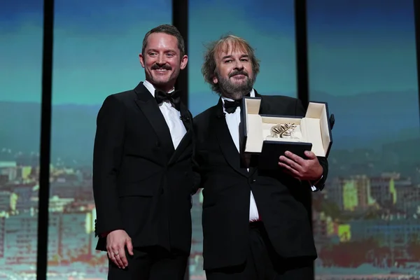 Peter Jackson reçoit la Palme d'honneur à l'ouverture du Festival de Cannes.