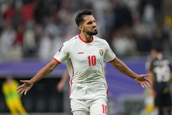 Mousa Al-Tamari exprimant sa frustration sur le terrain, maillot blanc du Stade Rennais.