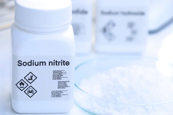 Nitrite de sodium, le produit chimique toxique vendu par Kenneth Law.