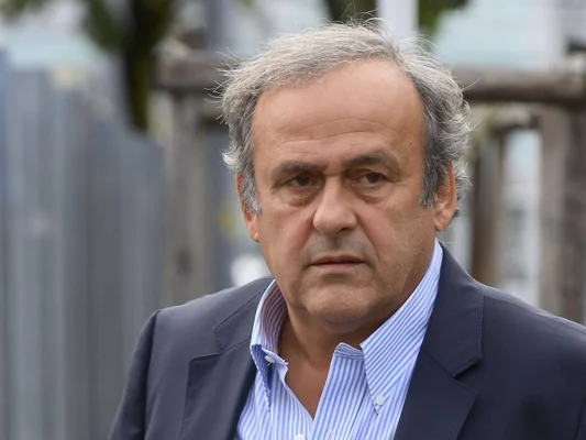 Michel Platini, ancien capitaine des Bleus, s'exprime sur l'actualité de l'équipe de France.