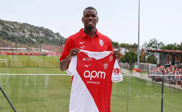 Paul Pogba lors de sa présentation officielle comme nouveau joueur de l'AS Monaco.