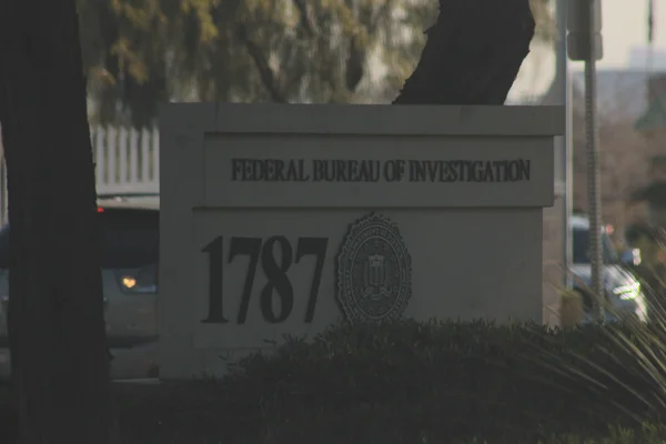 Enseigne du bureau du FBI à Las Vegas, illustrant la présence de l'agence sur le terrain
