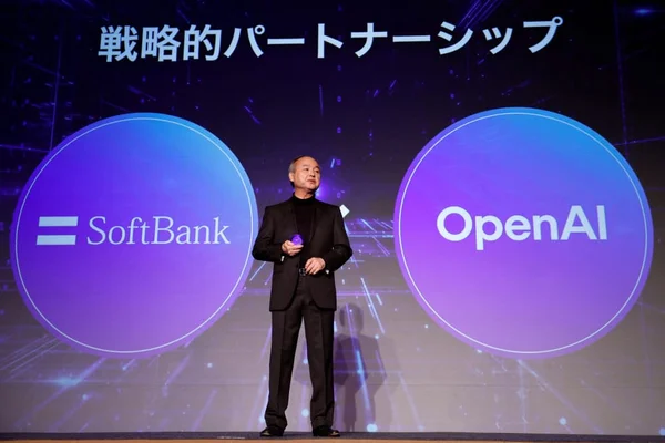 Masayoshi Son annonçant un partenariat stratégique entre SoftBank et OpenAI.
