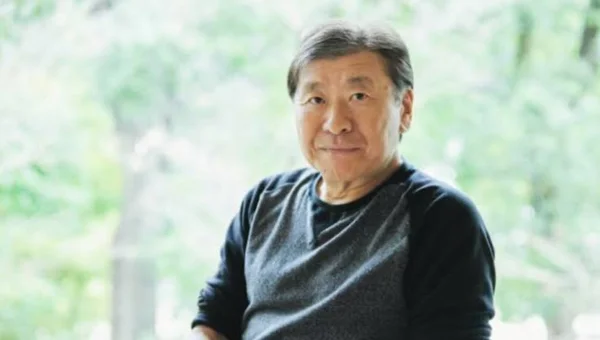 Koji Suzuki, auteur du roman Ring et figure majeure de l'horreur japonaise moderne.