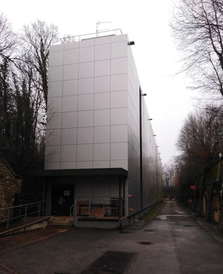 Le bâtiment de conservation des films du CNC situé à Bois-d'Arcy.