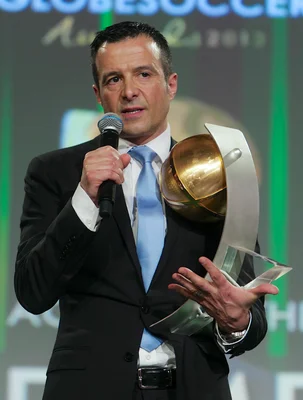 L'agent Jorge Mendes recevant un trophée lors des Globe Soccer Awards 2013.