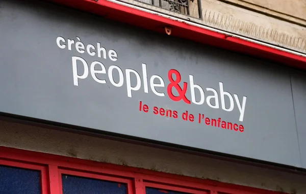 Enseigne de la crèche people&baby, au cœur de l’affaire dans l’Oise.