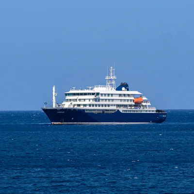 Le MV Hondius, navire de croisière d'expédition, en mer.